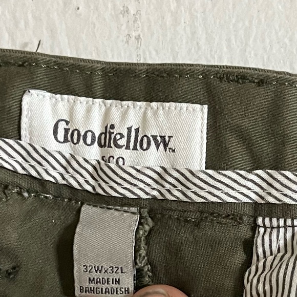 Goodfellow & Co Men's olive green Chinos - Picture 2 of 3